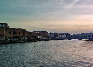 Wunderbare Abendstimmung am Fluss Lee in Cork.
