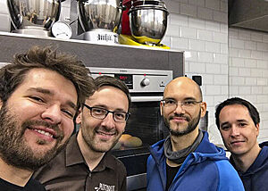 Das Drehteam von links nach rechts: Johannes Sailer (Chef), Lutz Geißler, Kameramann und Tonmann.