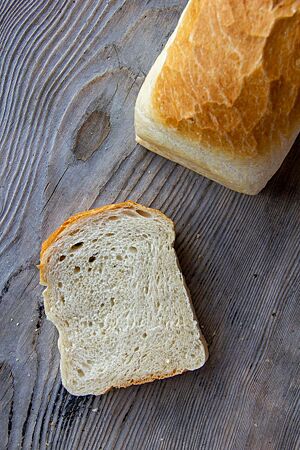 Im Anschnitt des Tramezzini-Weißbrotes wird die äußerst fluffige und sehr elastische Krume sichtbar.