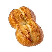 Das goldbraun ausgebackene Doppelbrötchen ist auf der Oberseite der Länge nach mittig eingeschnitten.